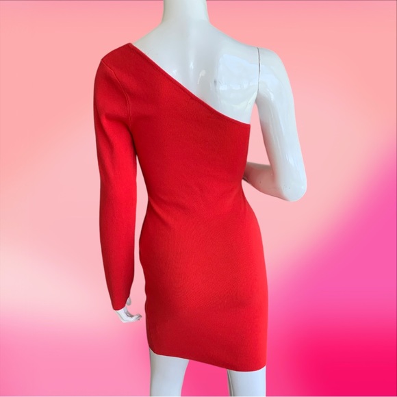 PAPAYA ONE SHOULDER CUT OUT DRESS. JUNIOR’S SIZE LARGE - Picture 4 of 8